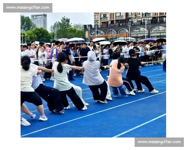 公司团结协作精神展现拔河比赛精彩瞬间与经验总结